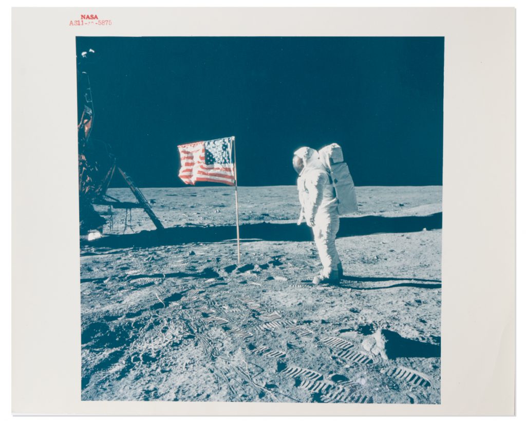 AS11-40-5875 Aldrin moon flag Red Number Type 1 photo 
