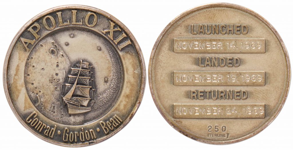 Apollo 12 Robbins medal