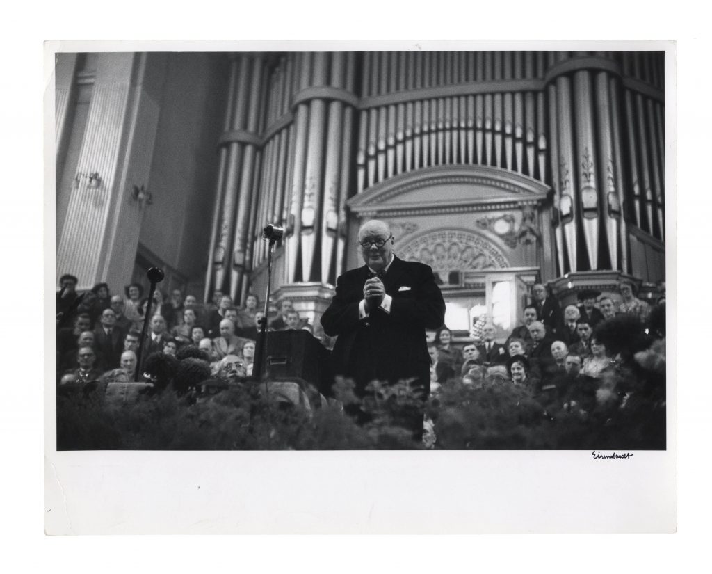 Alfred Eisenstaedt V-J Day signed photo of 250