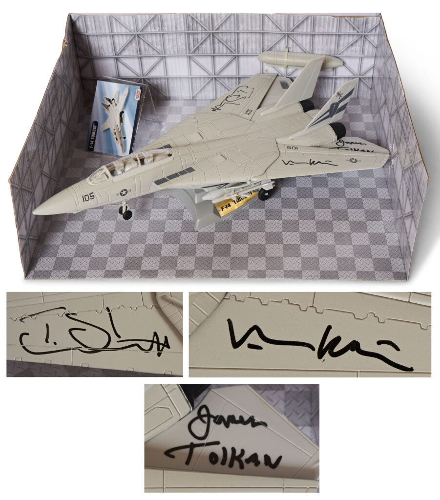 Top Gun Maverick 2022 costumes props